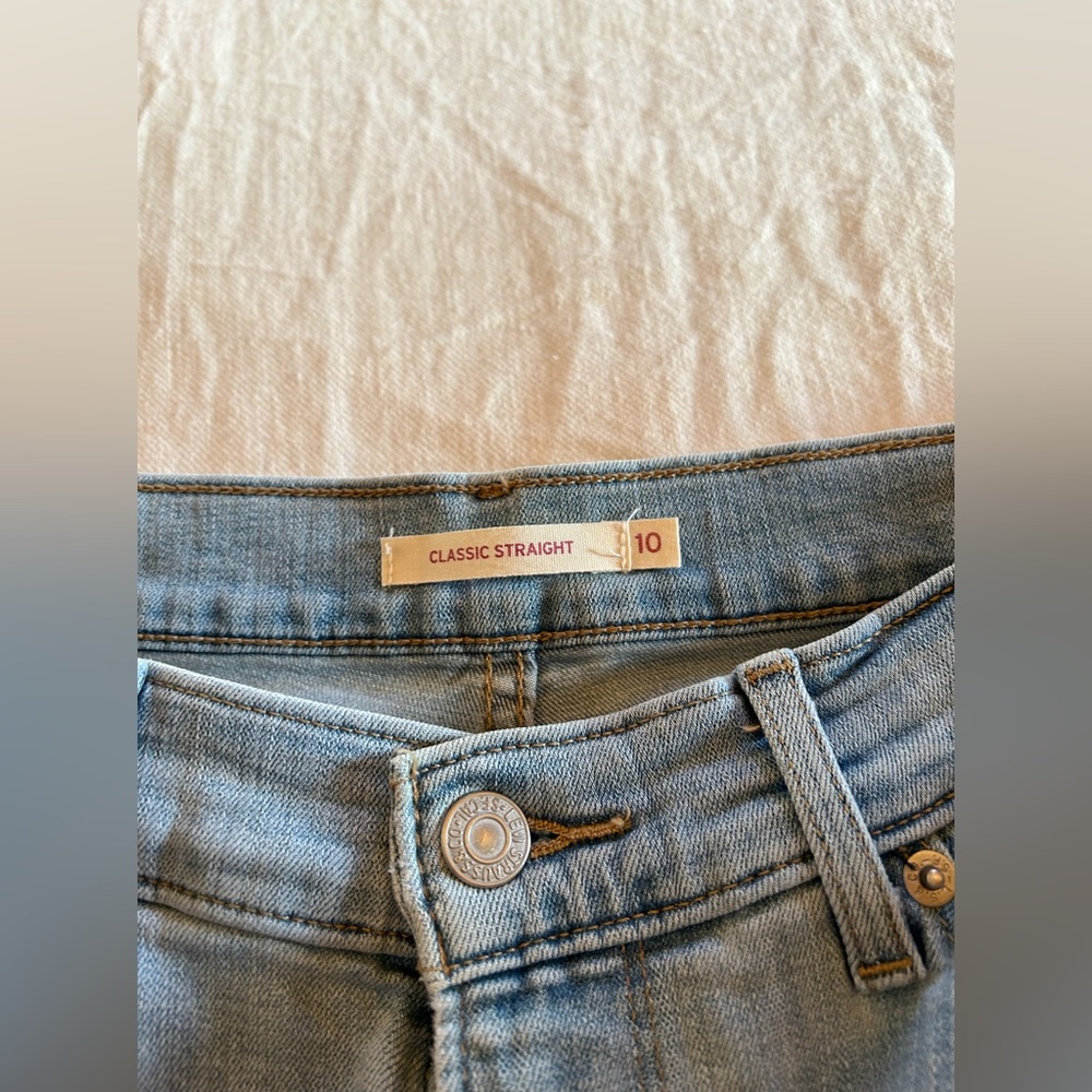 Levi’s classic straight jeans